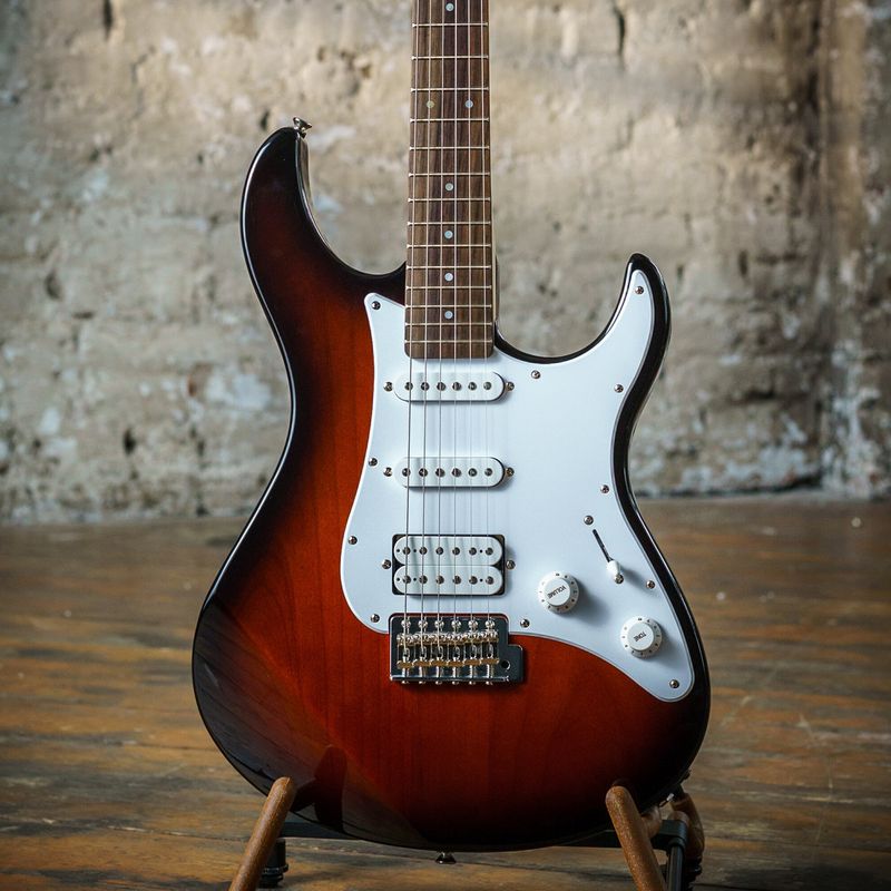 Yamaha Pacifica 112J elgitar Old Violin Sunburst